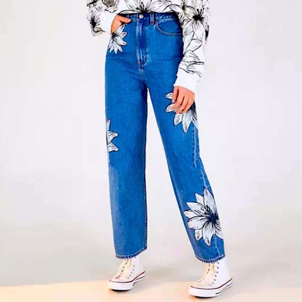 Levi signature size 28 high loose jeans